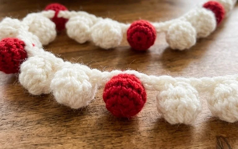 How to Crochet a Christmas Popcorn Garland Tutorial